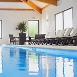 Avec Piscine, Pour 6 *