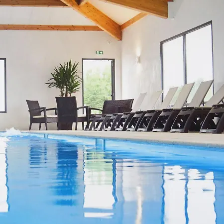 Avec Piscine, Pour 6 *