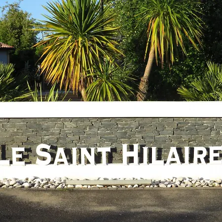 Chalet Avec Piscine, Pour 6 *